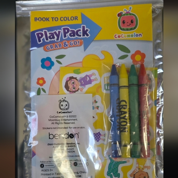 Little Kids Gift 4pc Bundle CoComelon Bento Box 2pair Of Socks - Picture 5 of 6